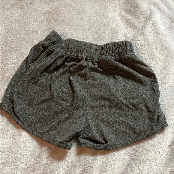 Runway Gray Kids Shorts Size 6/7 - Picture 5 of 5